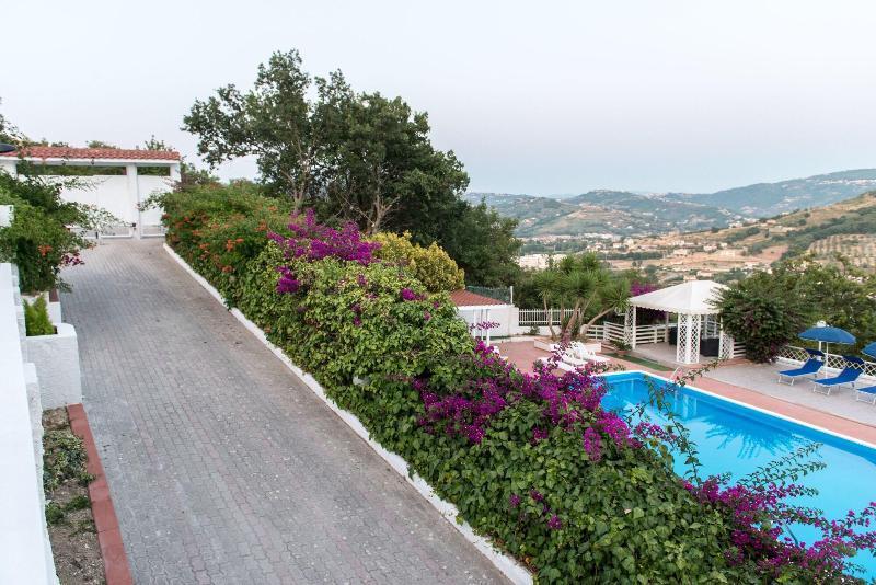 Villa Milena Apartments & Rooms 阿格罗波利 外观 照片